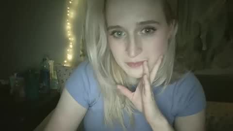 Snapshot of msclairewhatever chatting on September 12, 12:22 am msclairewhatever online show from September 12, 12:22 am