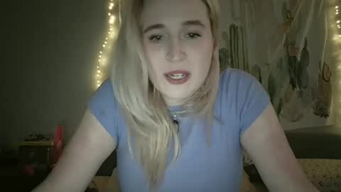 Snapshot of msclairewhatever chatting on October 10, 5:23 am msclairewhatever online show from October 10, 5:23 am