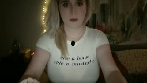 Snapshot of msclairewhatever chatting on October 3, 3:11 am msclairewhatever online show from October 3, 3:11 am