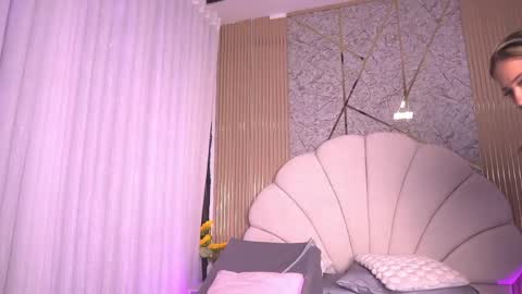 Manuela  online show from April 17, 3:08 am