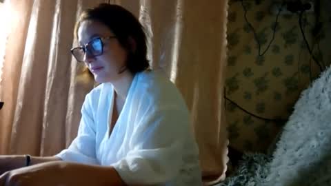 muchoiliness online show from December 16, 9:53 pm