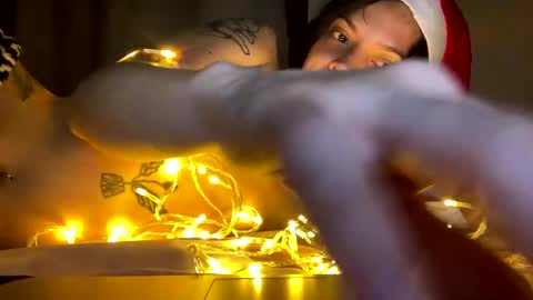 Snapshot of munchi_ chatting on December 18, 10:19 am   online show from December 18, 10:19 am