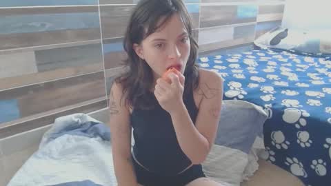 Snapshot of munchi_ chatting on September 23, 6:06 pm   online show from September 23, 6:06 pm