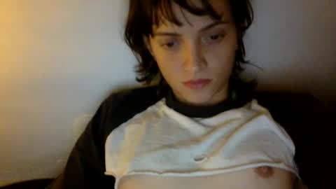 Snapshot of munchi_ chatting on February 18, 11:19 pm   online show from February 18, 11:19 pm