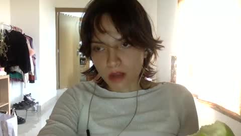 Snapshot of munchi_ chatting on December 17, 5:36 pm   online show from December 17, 5:36 pm