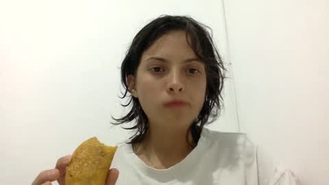 Snapshot of munchi_ chatting on January 14, 11:58 pm   online show from January 14, 11:58 pm