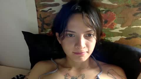 Snapshot of munchi_ chatting on January 1, 6:16 pm   online show from January 1, 6:16 pm