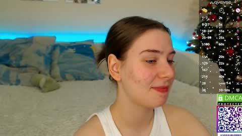 Snapshot of murrrworren chatting on December 15, 9:53 pm Mira online show from December 15, 9:53 pm