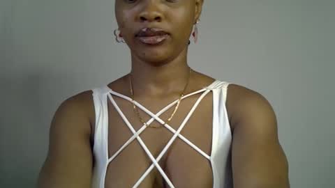 muscle_queen0 online show from March 1, 9:20 am