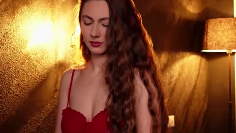 MuseSolis online show from February 7, 9:15 pm