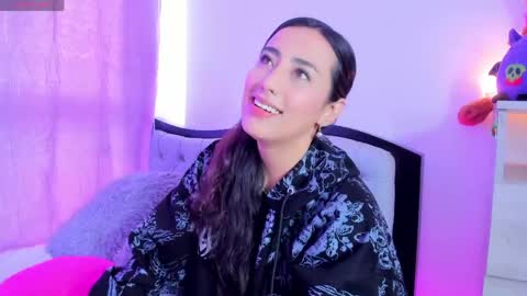 my_aleja_ online show from April 25, 1:41 pm