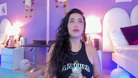 my_aleja_ online show from October 4, 1:06 pm