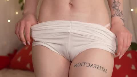 STELLA online show from November 30, 5:39 pm