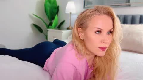 Mya-be Yours P online show from December 18, 10:14 pm