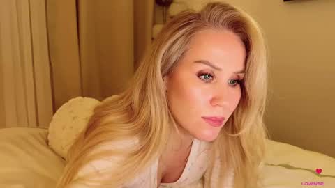 Mya-be Yours P online show from November 3, 12:25 am