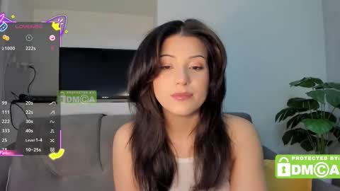 Snapshot of mymelisa chatting on October 6, 9:59 am hey its Mel online show from October 6, 9:59 am