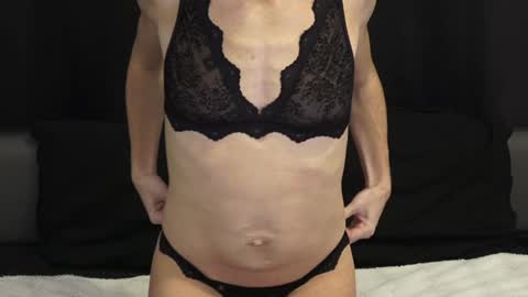 Snapshot of mymiesexy chatting on January 4, 9:52 pm mymiesexy online show from January 4, 9:52 pm