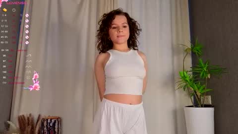 Monique with Curls online show from February 3, 2:22 pm