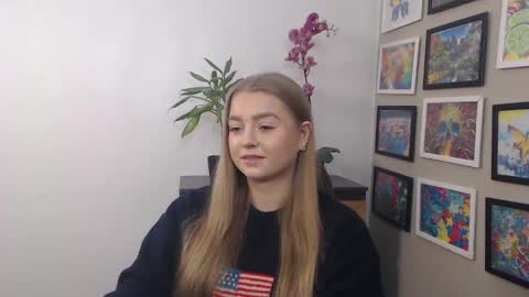 Snapshot of mysteryericax chatting on February 22, 8:50 am Erica online show from February 22, 8:50 am
