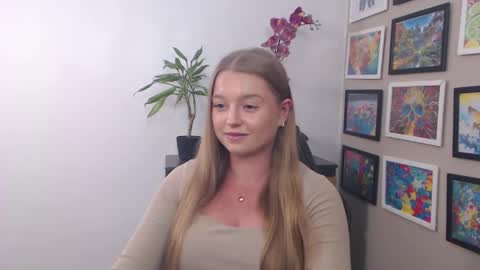 Snapshot of mysteryericax chatting on February 4, 10:54 am Erica online show from February 4, 10:54 am