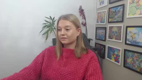 Snapshot of mysteryericax chatting on October 20, 7:44 am Erica online show from October 20, 7:44 am