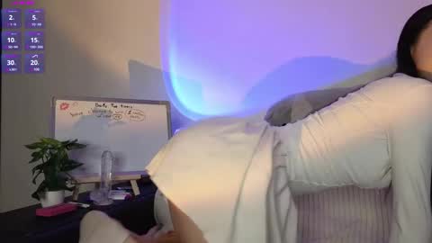 Mia online show from November 24, 6:21 pm