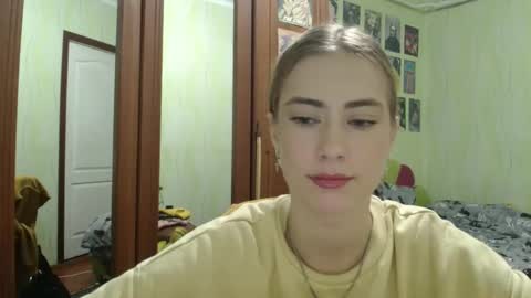 Snapshot of mysticemeli chatting on October 7, 12:04 am Emelie online show from October 7, 12:04 am