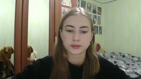 Snapshot of mysticemeli chatting on October 13, 12:13 am Emelie online show from October 13, 12:13 am