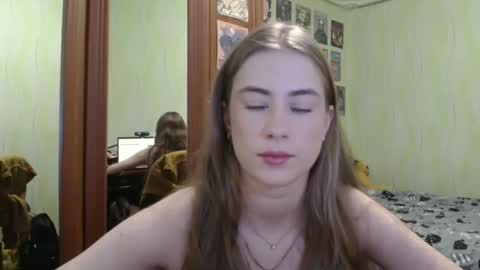 Snapshot of mysticemeli chatting on October 5, 1:49 pm Emelie online show from October 5, 1:49 pm