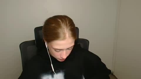 Snapshot of mysticemeli chatting on October 18, 11:13 am Emelie online show from October 18, 11:13 am