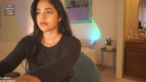 Nova online show from December 3, 4:39 pm