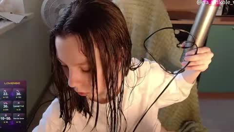 Vanessa and Julia  online show from May 17, 1:27 am