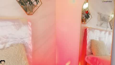 Snapshot of naamah_b chatting on September 17, 2:37 pm naamah_b online show from September 17, 2:37 pm