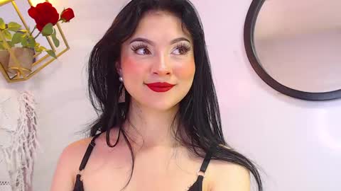 Snapshot of naamah_b chatting on December 16, 1:43 pm naamah_b online show from December 16, 1:43 pm