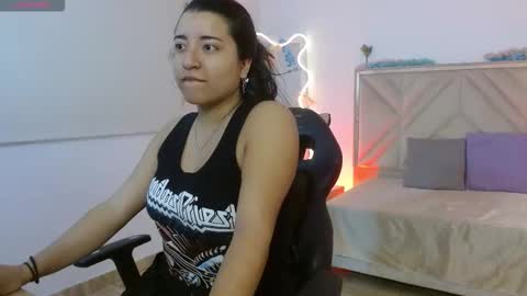 Snapshot of naanaky_tay chatting on October 8, 11:58 am TARA online show from October 8, 11:58 am