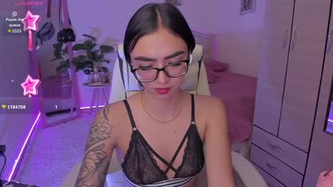 Snapshot of naath_ chatting on December 16, 11:28 pm anny online show from December 16, 11:28 pm