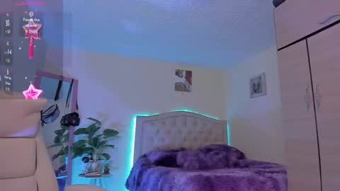 Snapshot of naath_ chatting on December 18, 10:24 pm anny online show from December 18, 10:24 pm