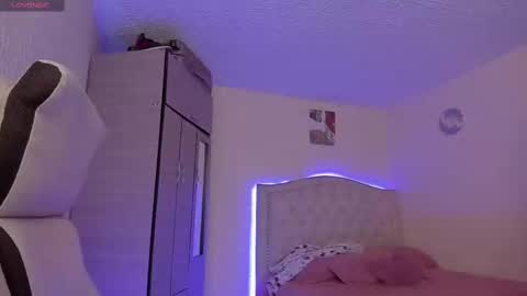 Snapshot of naath_ chatting on February 27, 1:05 am anny online show from February 27, 1:05 am