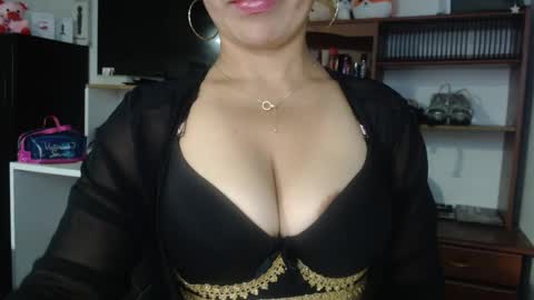 Snapshot of nadia_abaud chatting on March 8, 7:02 am Nadia online show from March 8, 7:02 am