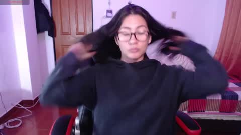 Snapshot of nadia_palmer chatting on December 5, 10:33 am Nadi online show from December 5, 10:33 am