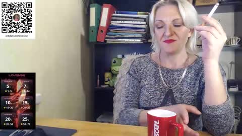 Snapshot of nadin_slut chatting on October 19, 3:25 pm Nadin online show from October 19, 3:25 pm