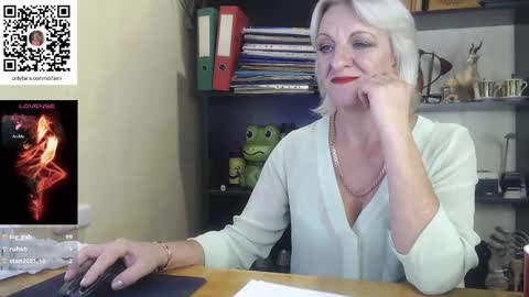 Snapshot of nadin_slut chatting on October 8, 11:42 pm Nadin online show from October 8, 11:42 pm