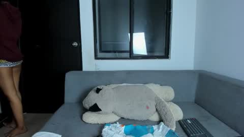 Laura online show from November 28, 11:52 pm