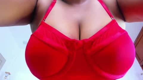 Snapshot of nahomygrey_ chatting on September 27, 8:16 pm Nahomy online show from September 27, 8:16 pm