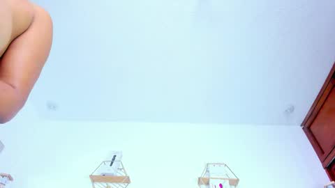 Snapshot of nahomygrey_ chatting on October 3, 9:20 pm Nahomy online show from October 3, 9:20 pm
