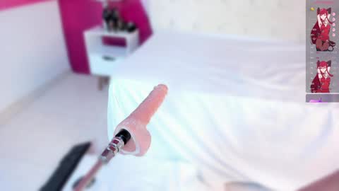 Nahomy Roberts online show from February 8, 11:55 am