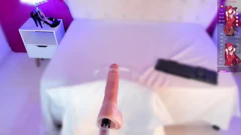 Nahomy Roberts online show from February 18, 8:15 pm