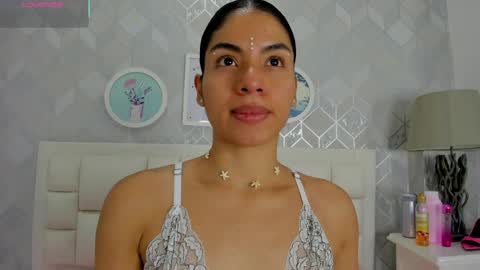 naia_cox online show from April 5, 3:38 am