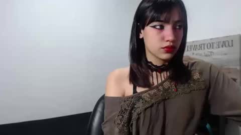 naiakit18 online show from February 19, 12:14 am