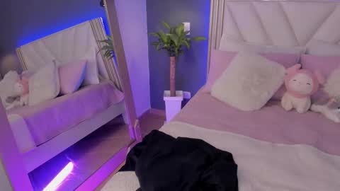 Naisha Ford online show from March 25, 3:01 am